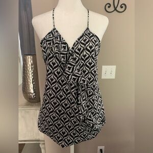 NYC Medium Black and White Patterned Women's Tank Blouse, EUC P2P 18”